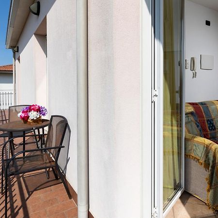 Residence Tre Trilo&Suites Римини Экстерьер фото