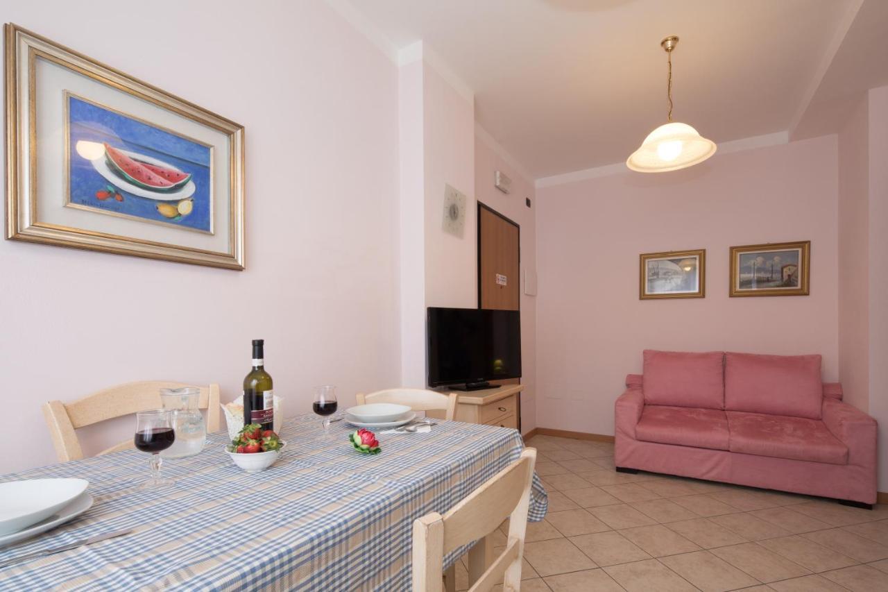 Residence Tre Trilo&Suites Римини Экстерьер фото