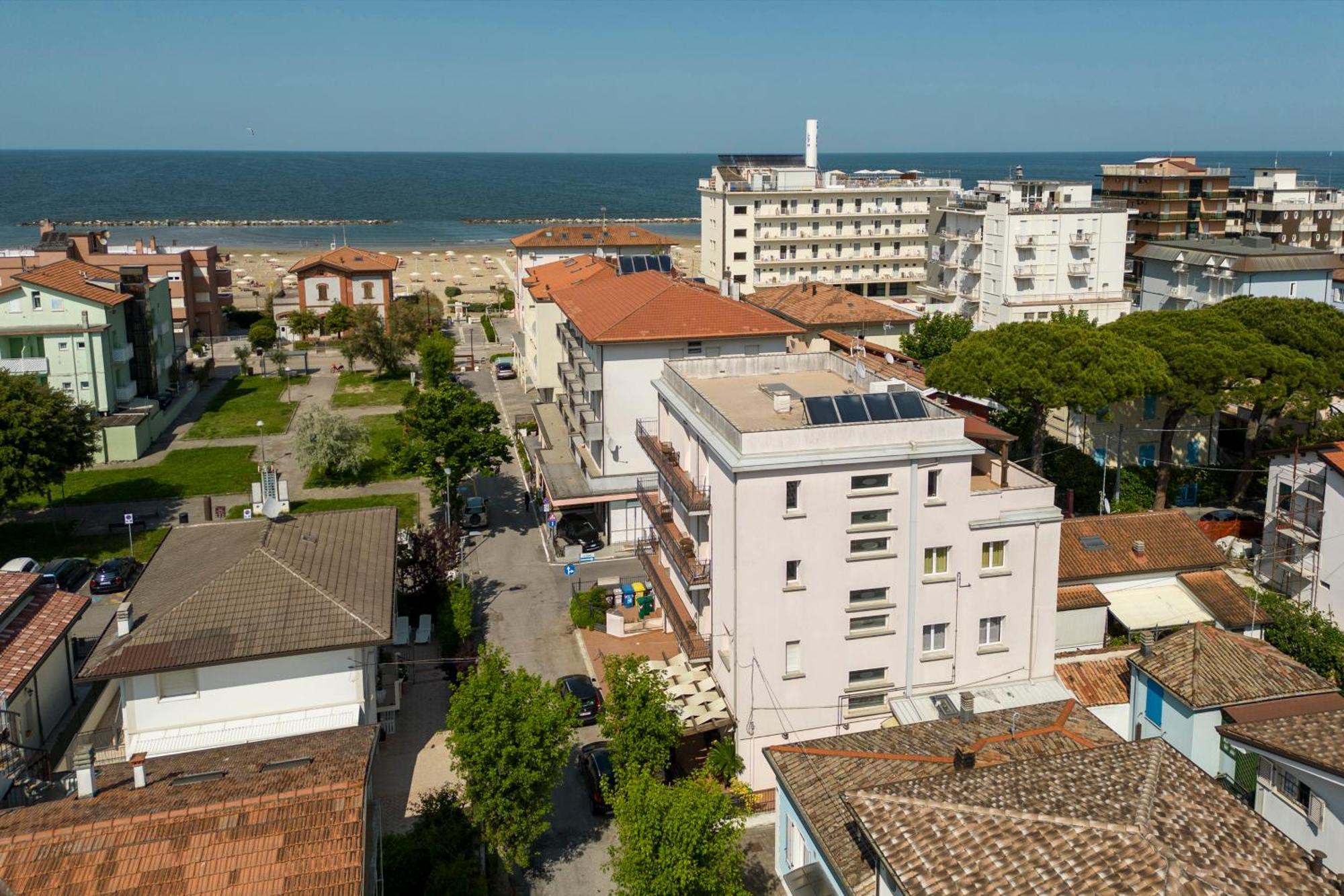 Residence Tre Trilo&Suites Римини Экстерьер фото