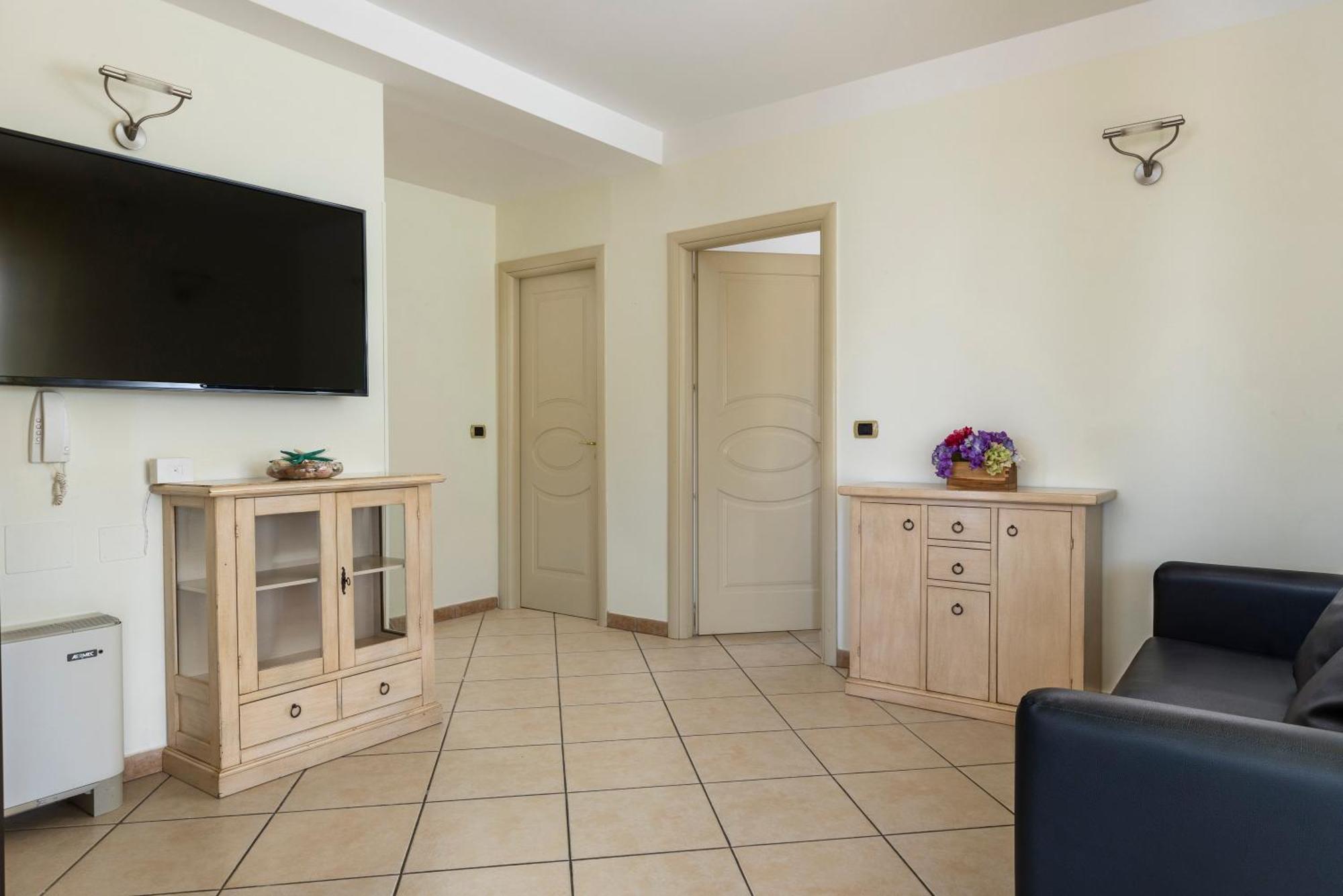 Residence Tre Trilo&Suites Римини Экстерьер фото