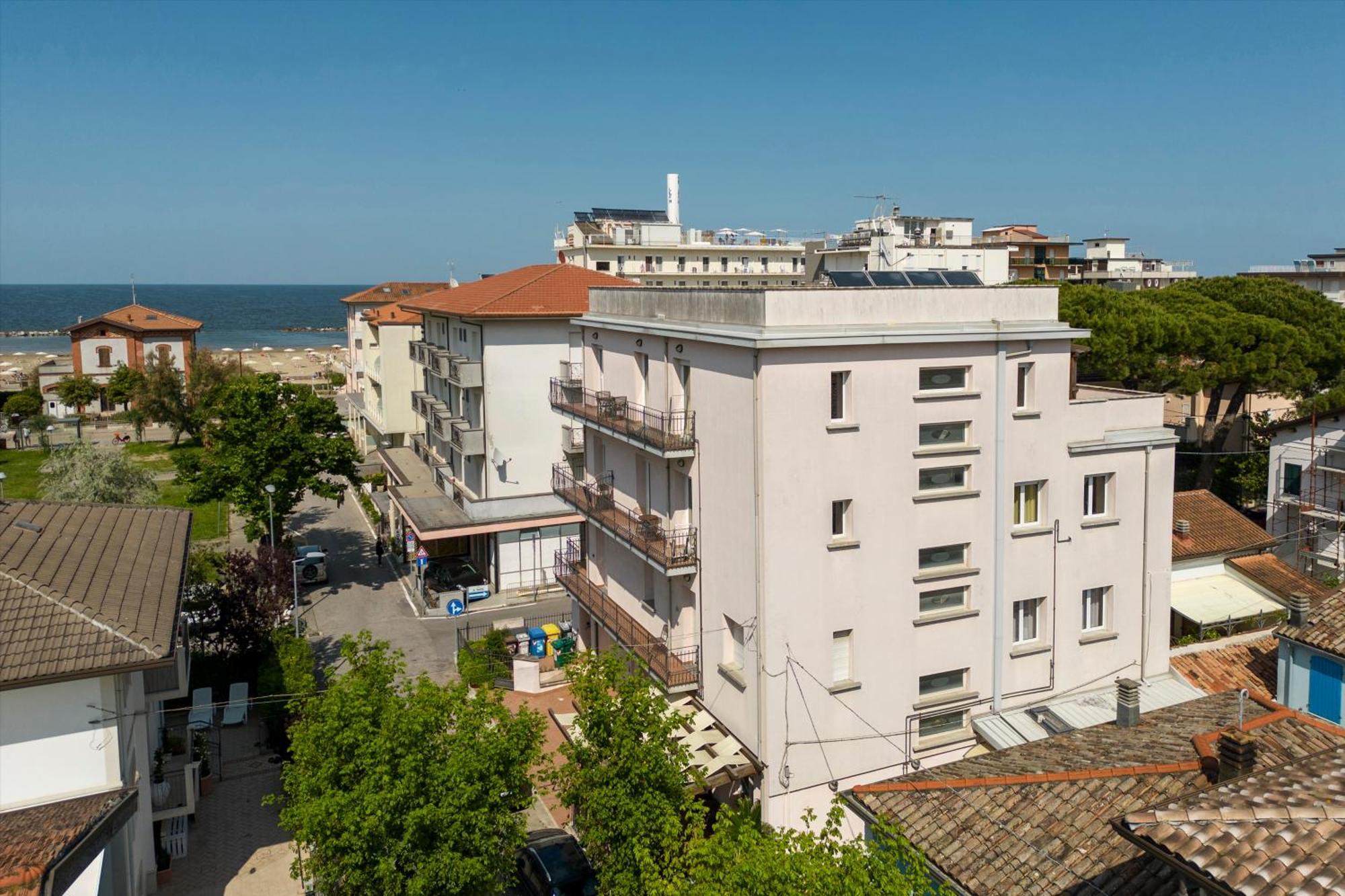 Residence Tre Trilo&Suites Римини Экстерьер фото