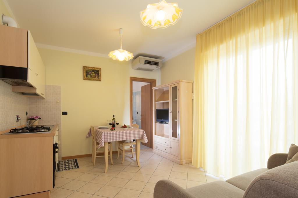 Residence Tre Trilo&Suites Римини Экстерьер фото