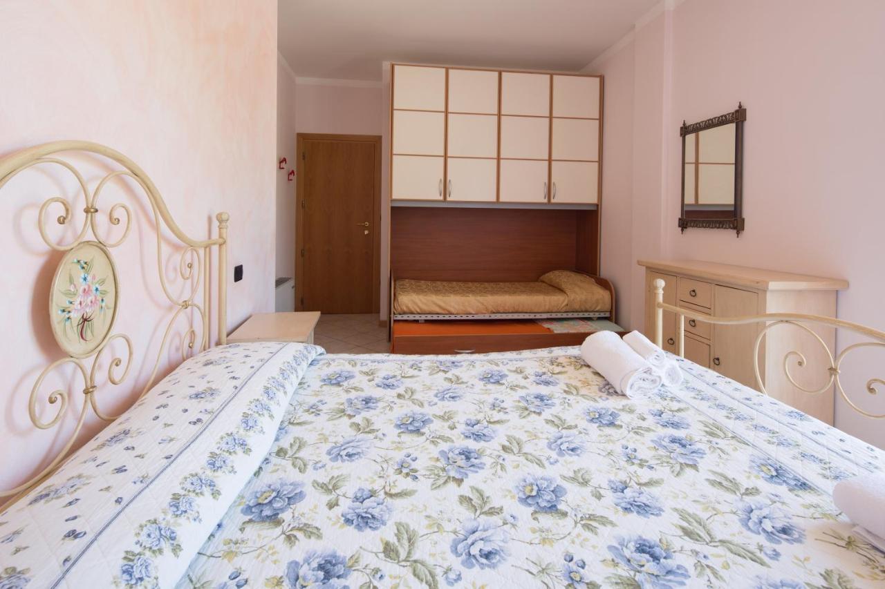 Residence Tre Trilo&Suites Римини Экстерьер фото