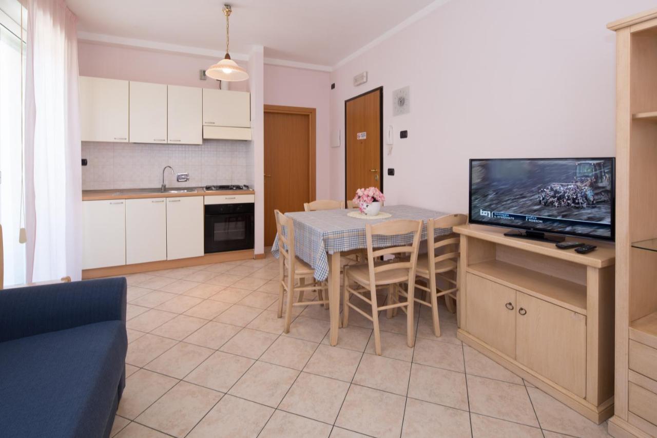 Residence Tre Trilo&Suites Римини Экстерьер фото