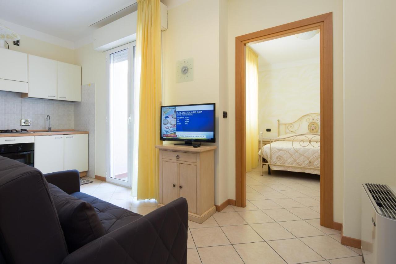 Residence Tre Trilo&Suites Римини Экстерьер фото